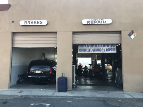 Purrfect Auto Service in Corona