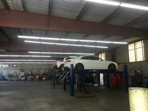 Lara's Muffler and Leaf Spring Repair in Downey