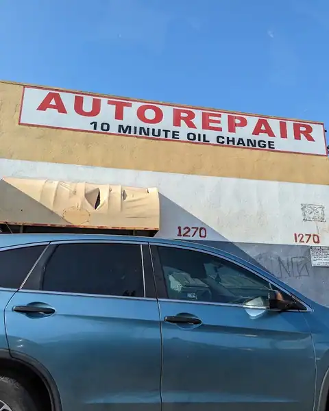Sasha's Oil Change & Tires in East Los Angeles