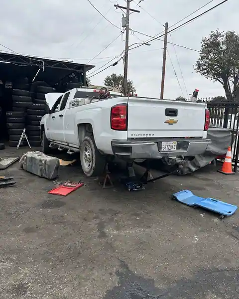 Llantera 1 stop auto service in El Monte