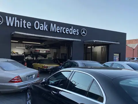 White Oak Mercedes Center in Encino
