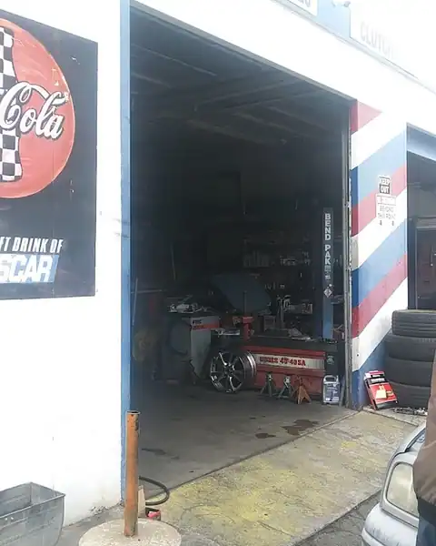 J & S Auto Center & SMOG in Fontana