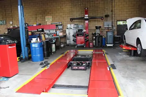 Shige's Premier Auto Service in Gardena