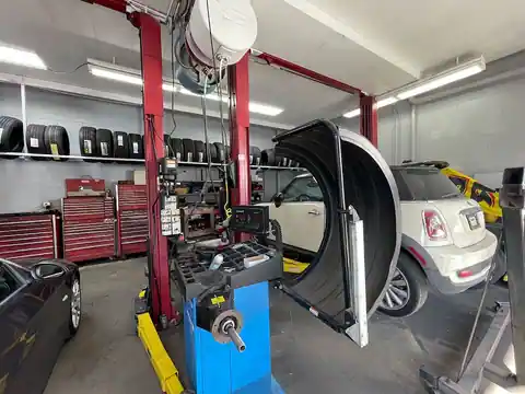 Andy's Auto Center in Glendale