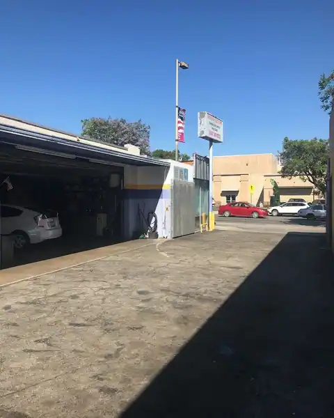 Broadway Auto Care in Glendale