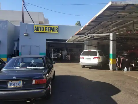 Confidence Auto Center in Glendale