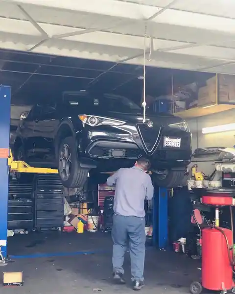 M & L Auto Repair Shop in Glendale