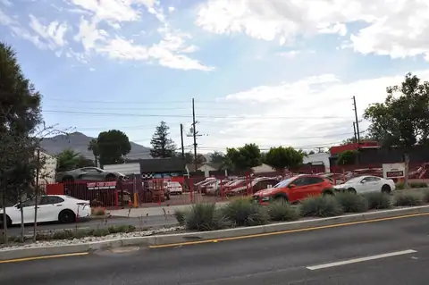 Prime Time Collision Center in Glendale