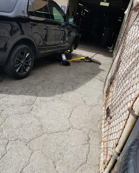 Mike's Tire Shop in Glendora