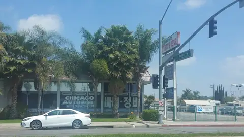 Chicago Auto Body & Repair in Hawaiian Gardens
