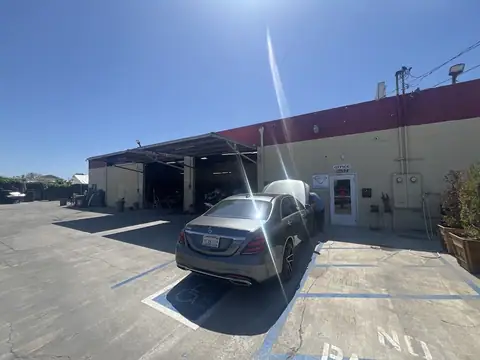 Diamond Collision in Hawaiian Gardens