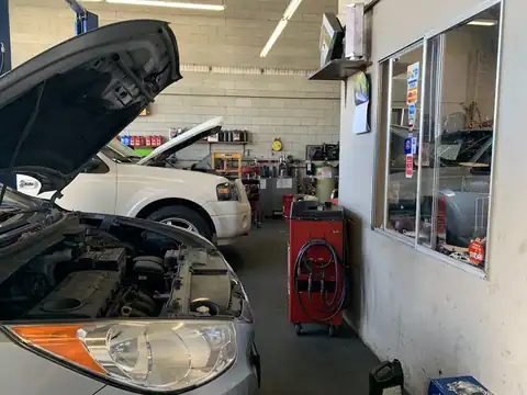 Art's Auto Services in Hawthorne