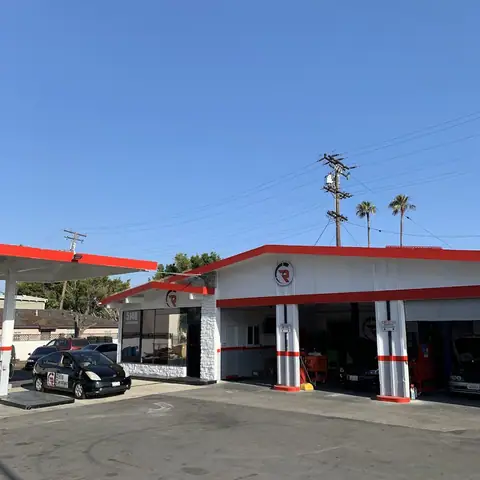 CR Auto Center in Hawthorne