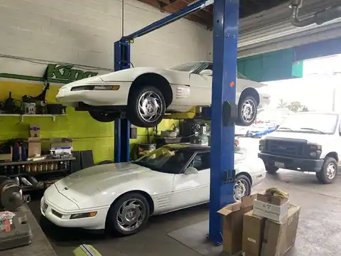 Lube King in Hawthorne