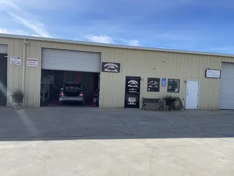 NATHAN'S GARAGE WHEEL REPAIR AND AUTOBODY INC. in Hesperia