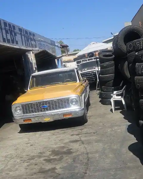 El Plebe Tires in Huntington Park