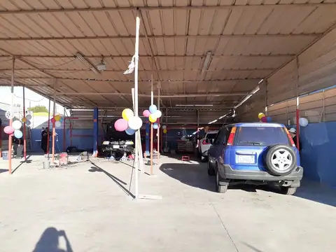 Leon Car Mechanic in Huntington Park