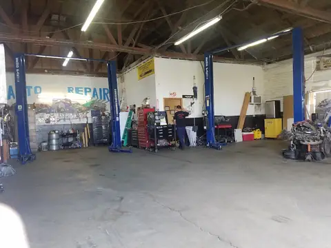 Alvarez Auto Repair in Indio