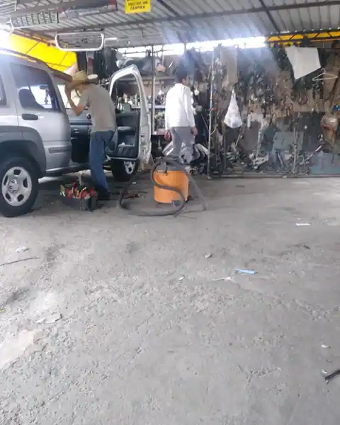 Abiel Auto Glass and Accessories in Inglewood
