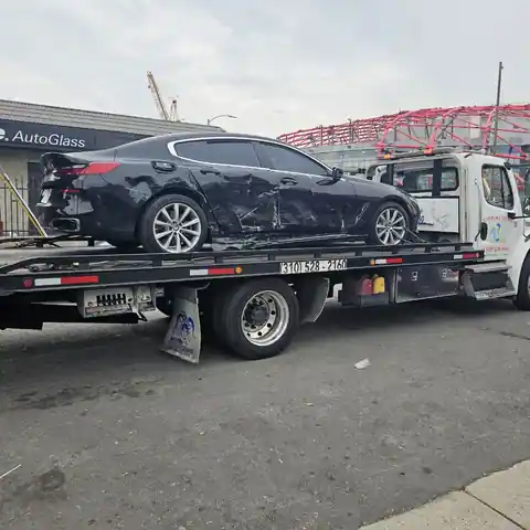 Auto Collision Team in Inglewood