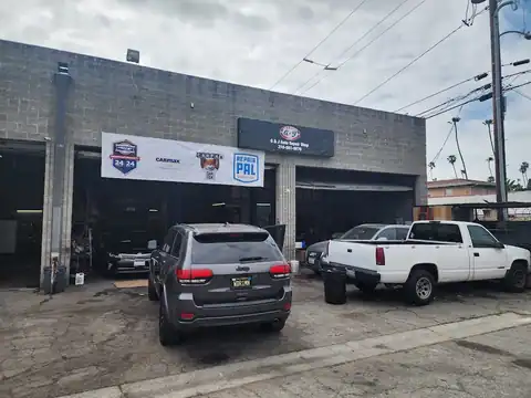 G & J Auto Repair Shop in Inglewood