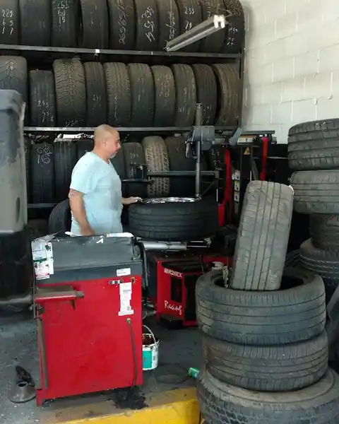 Jose's Auto Services in Inglewood