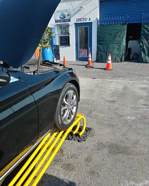 Mercedes And Bmw Automotive Shop Repair Mobile in Inglewood