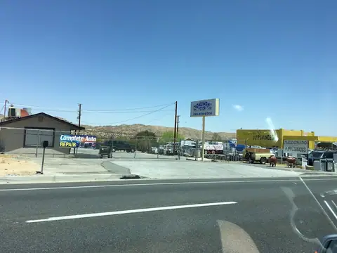 Monument Motors in Joshua Tree