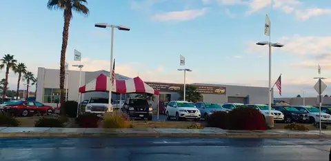 Torre Nissan in La Quinta
