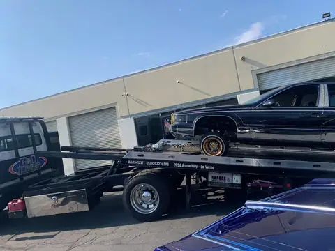 B&M TOWING & AUTO REPAIR in La Verne