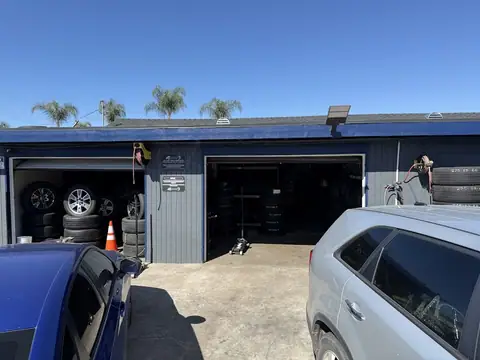 4 CORNERS WHEELS & TIRES INC. in Lake Elsinore