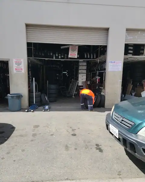 Cruz Tires & Batteries in Lake Elsinore