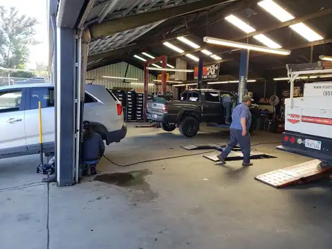 Lake Elsinore Tire & Auto Center in Lake Elsinore