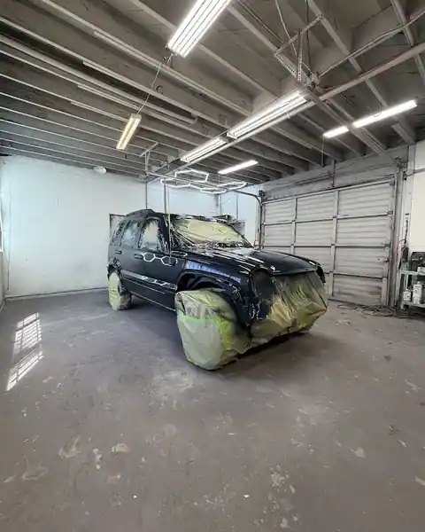 4J AUTO BODY in Lancaster