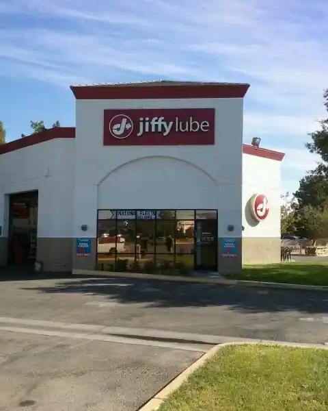 EZ Lube Oil Change in Lancaster