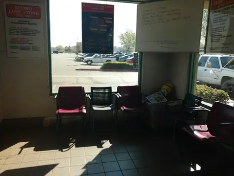 Econo Lube N' Tune & Brakes in Lancaster