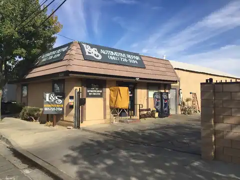 L & S Automotive Repair in Lancaster