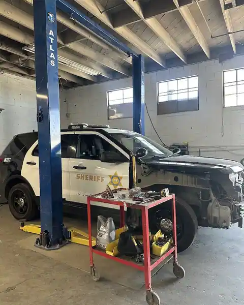 Leo's Auto Body Work in Lancaster
