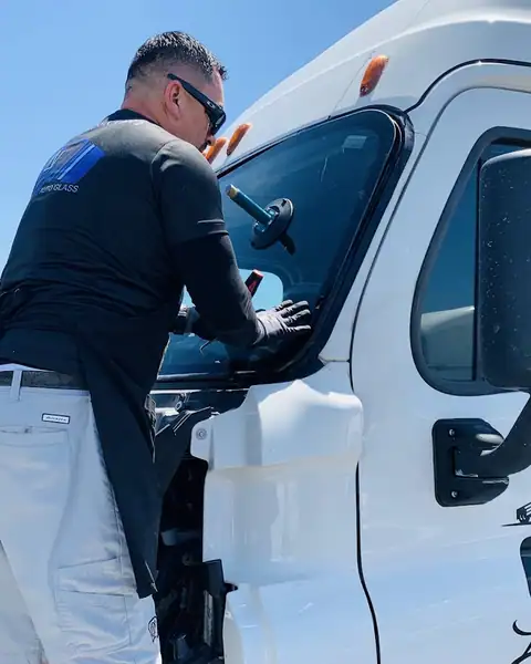 Cln Auto & Truck Glass Repair & Replacement in Littlerock