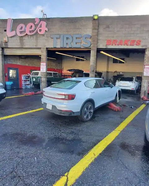 Lee's Tires in Lomita