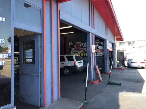 Xpress Automotive Garage in Long Beach