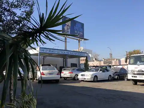 Community Auto Center in Los Angeles
