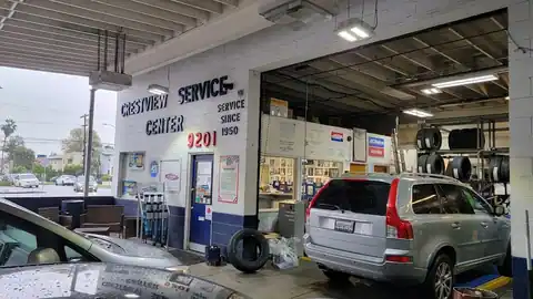 Crestview Service Center in Los Angeles