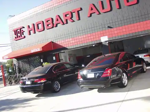Hobart Auto Center in Los Angeles