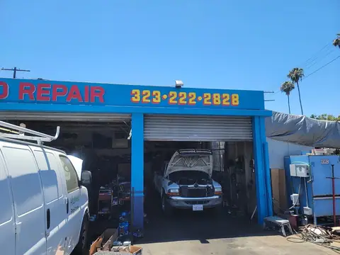 Manny's Auto Repair Shop in Los Angeles