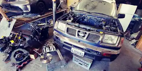 Manong Buboy's Autobody & Repair Shop in Los Angeles