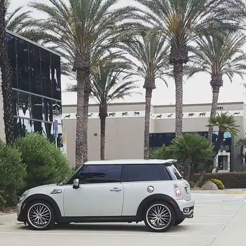 Mezian Motors in Los Angeles