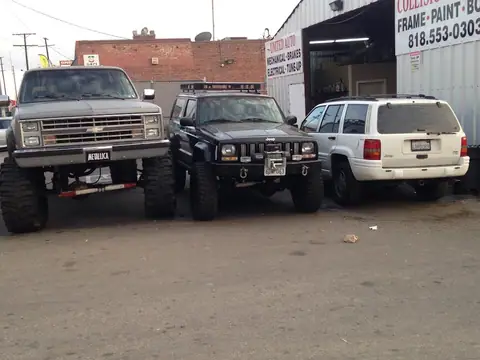 Ray's Automotive in Los Angeles