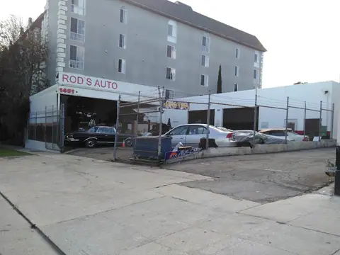Rod's Auto Repair Shop in Los Angeles