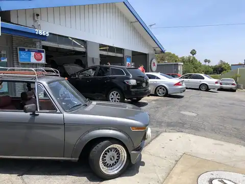 Ronnie’s Auto Repair in Los Angeles